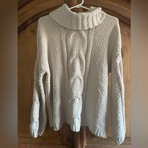 Seven brand cable knit sweater. Cream color.Sz. Small